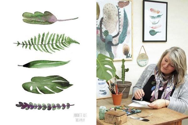 Home Junkie hat in Zusammenarbeit mit der Bildender Künstlerin Annemette Klit von The Clay Play sieben schöne Aquarell Aufkleber mit grünen Botanik Motiven und wunderschönen blauen Federn gebildet.